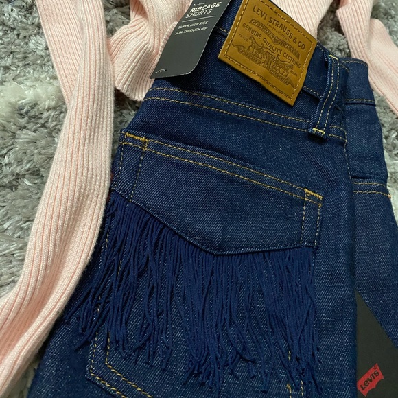 Levi’s Fridge Pocket Ribcage cutoff size 26 - Picture 5 of 6